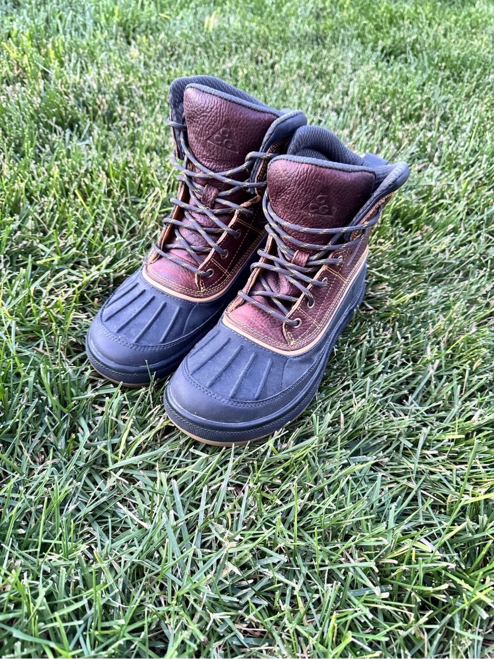 Nike ACG Woodside Winter Boots Brown Black Size 6Y